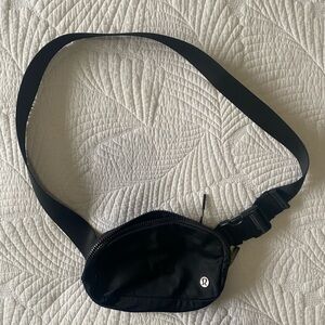 Lululemon Black Belt Bag 1L